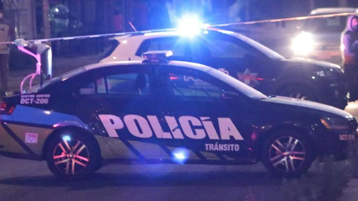 policía noche 